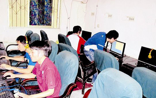 男子网吧玩游戏太激动 高喊“我想杀人”被群殴