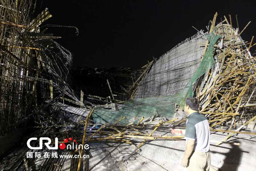 是豆腐渣？河南新乡共产主义大桥在建工程坍塌