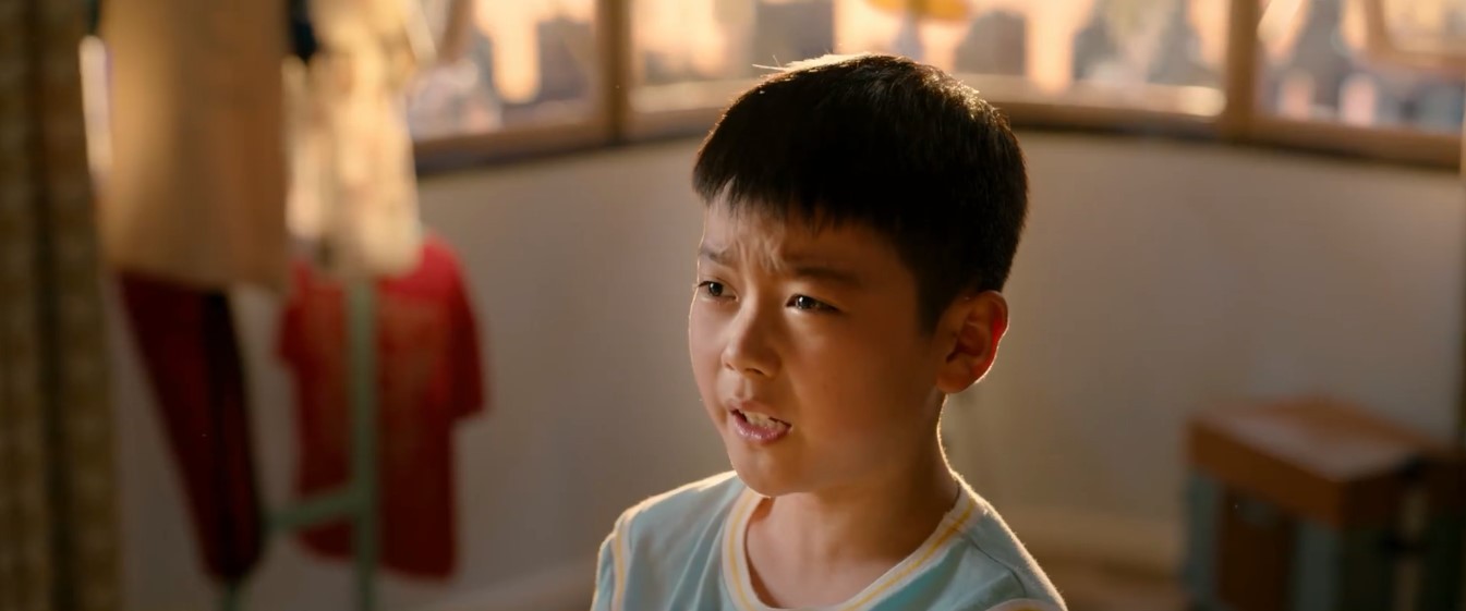 《我和我的父辈》之少年行曝预告 沈腾饰演2050年油腻机器人