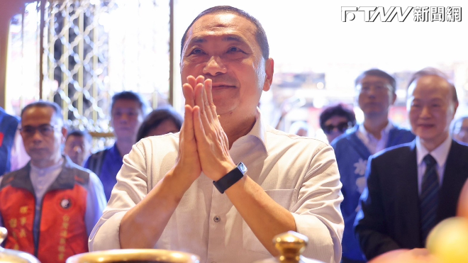 「新北市民是我的寶貝市民」 侯友宜請假首日到萬華龍山寺 承諾仍為新北市民負責